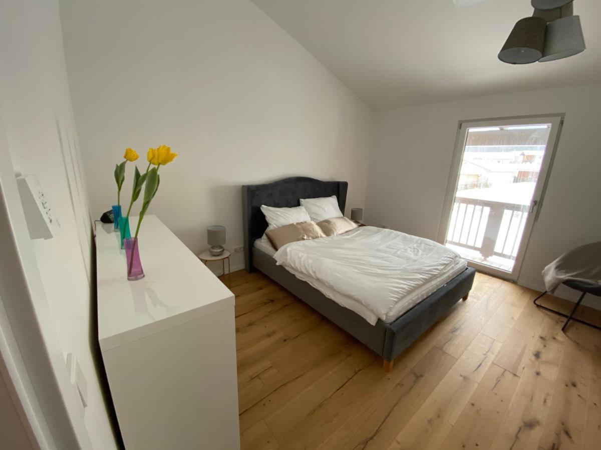 Ferienhaus Chalets Инцел Екстериор снимка