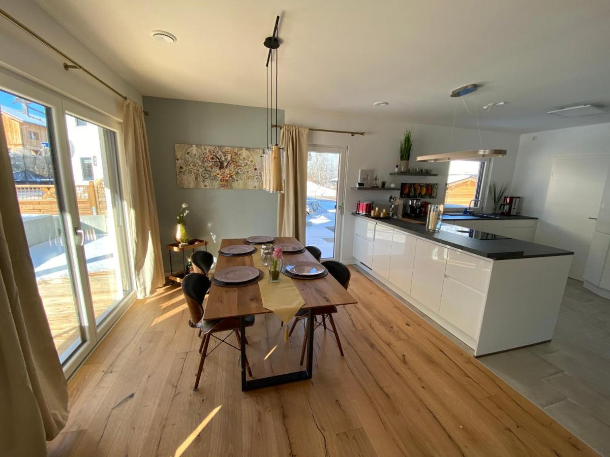 Ferienhaus Chalets Инцел Екстериор снимка