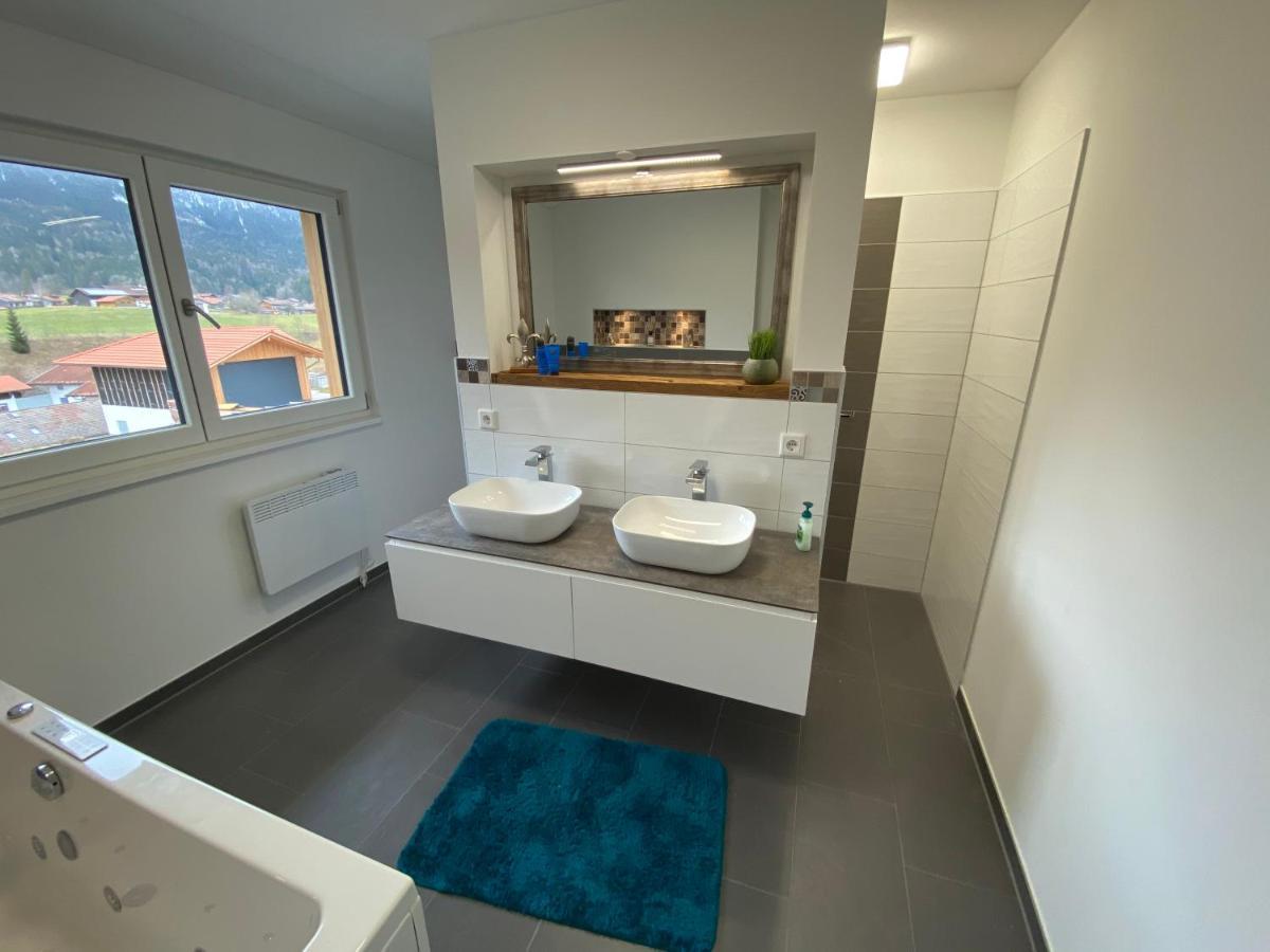 Ferienhaus Chalets Инцел Екстериор снимка
